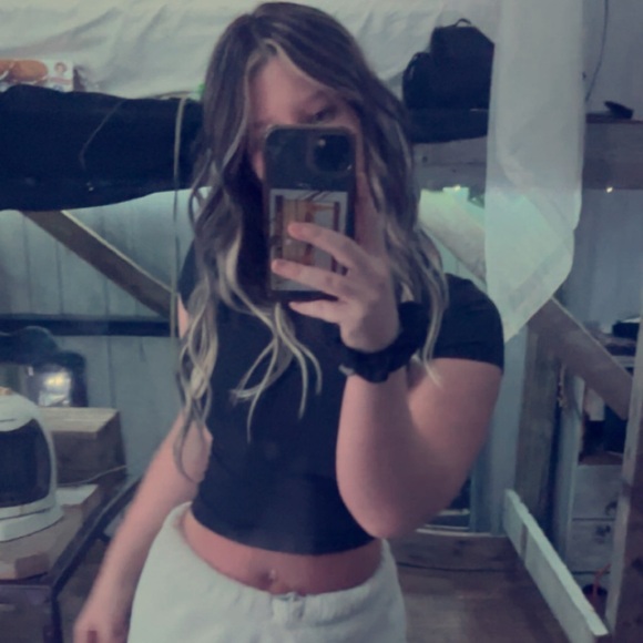 Meet your Posher, Elle - Picture 1 of 1